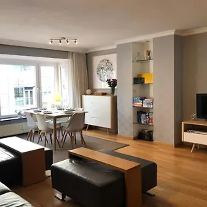 https://modern-apartment-at-2-steps-from-beach.hotelsghent.com